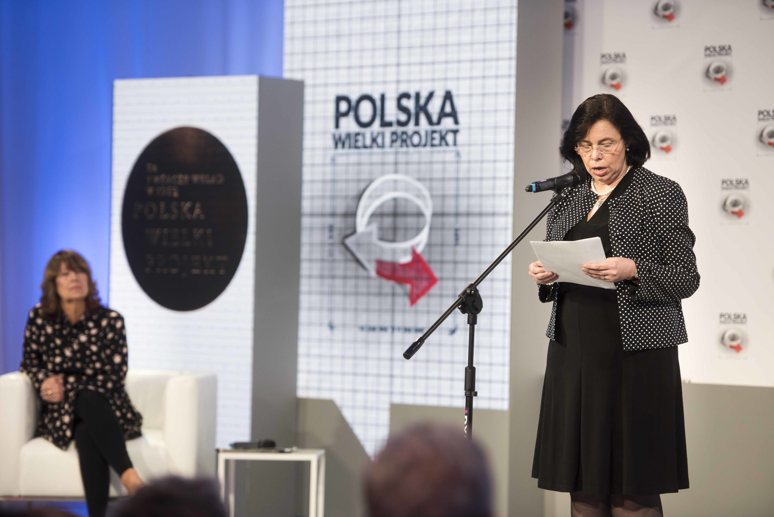 VIII-kongres-Polska-Wielki-projektAnca-Maria-Cerneamedal-Odwaga-i-Wiarygodność-Bronislaw-Wildstein-_8-scaled